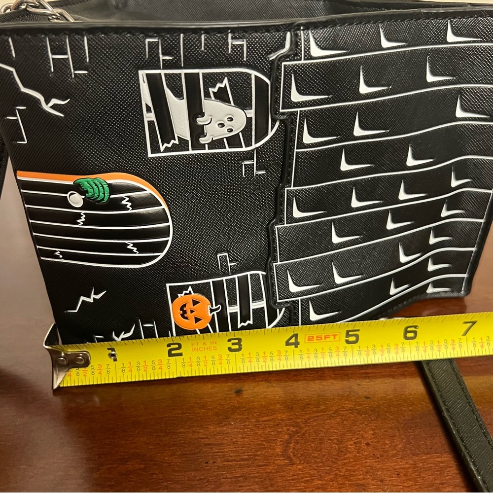 Mad Engine haunted house Halloween purse - Picture 7 of 9